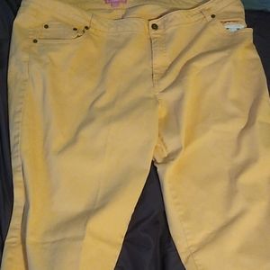 Capris of 4 Peice Set